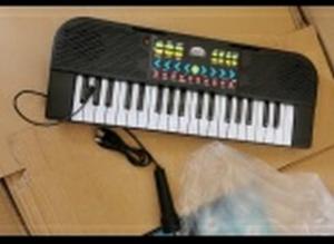 Синтезатор 37 клавиш с микрофоном Sonata